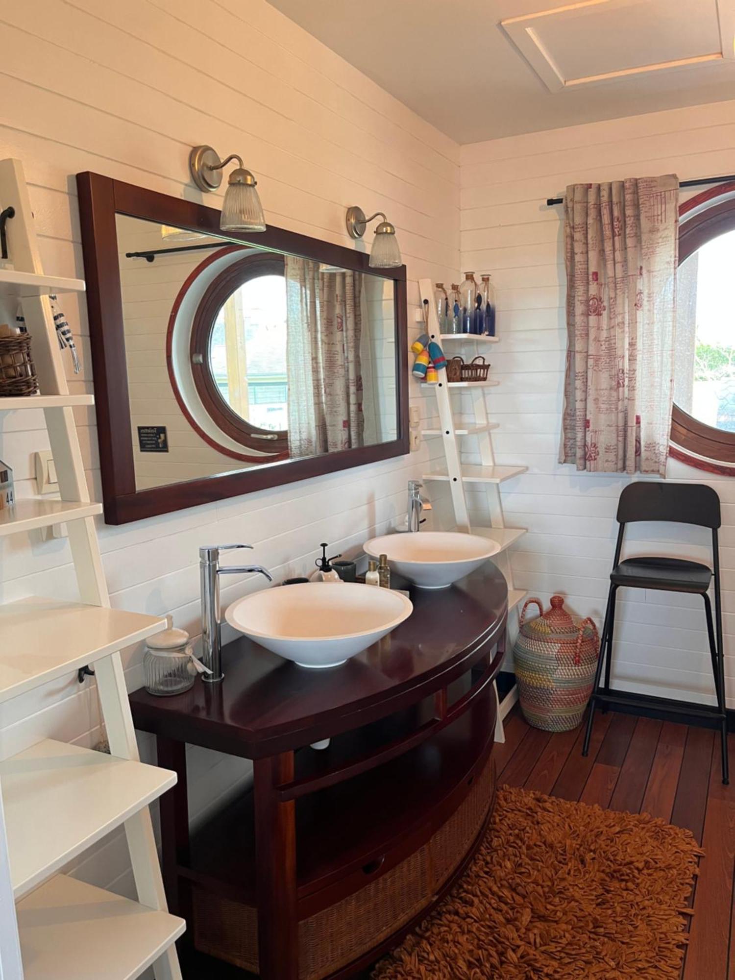 Villa La Maison Bateau Au Bord De