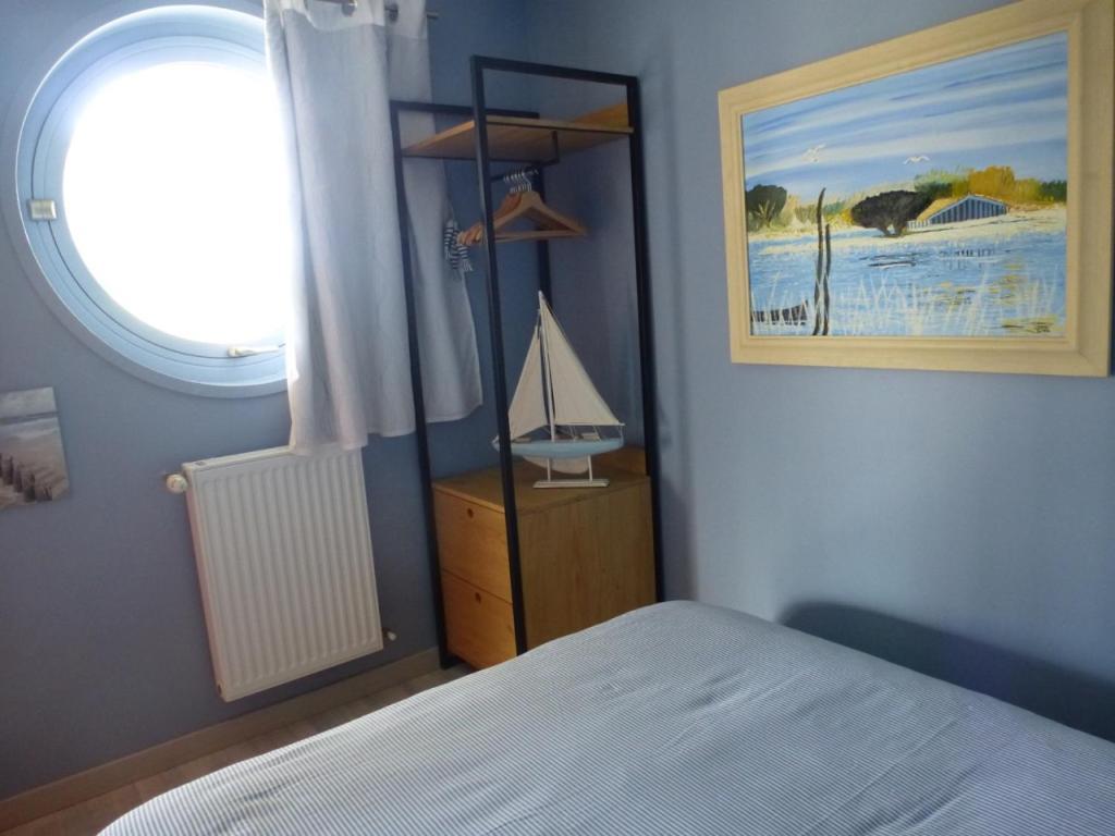 La Maison Bateau Au Bord De Guisseny